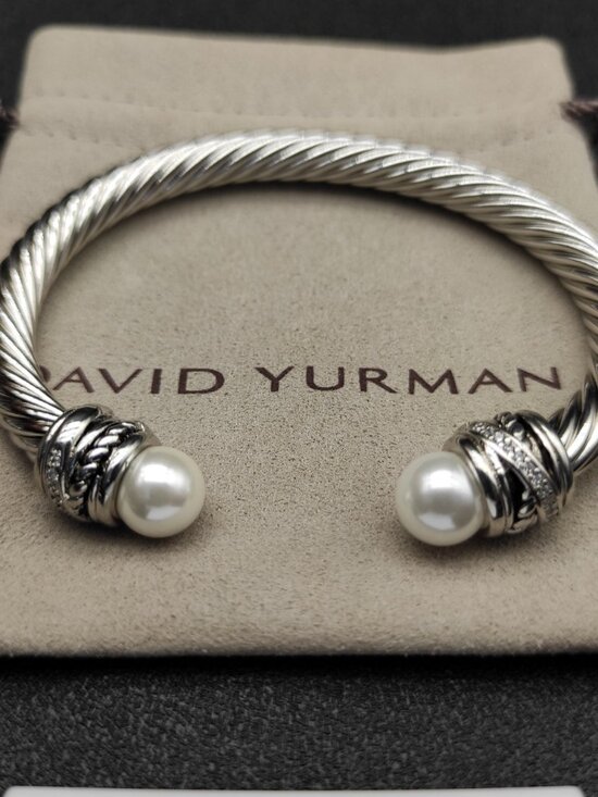 David Yurman. Jewelry - David Yurman 7mm rotating pearl bracelet
